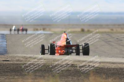 media/Oct-26-2025-CalClub SCCA (Sun) [[8ce1e69566]]/Group 6/Grapevine/